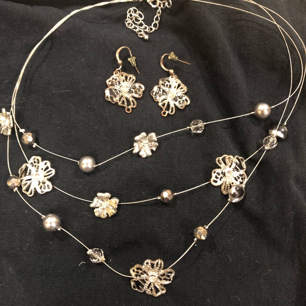 Cute floral necklace and earring set